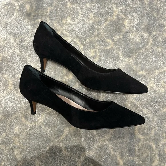 Banana Republic Kitten Heals - Picture 3 of 3